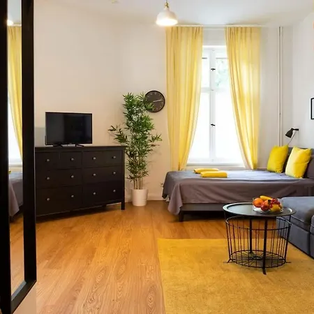 Shabby Chic Plus Self Checkin And Free Street Parking